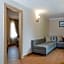 Moonshine Hotel & Suites