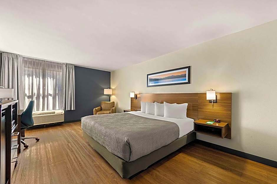 Quality Inn & Suites Matthews