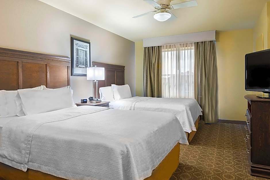 Photo 1 of 10 of 1 King Bed and 2 Queen Beds Suite, Hearing/Mobility Accessible, Bathtub