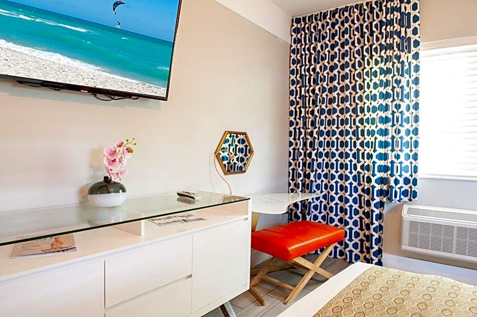 Oceanside Hotel and Suites
