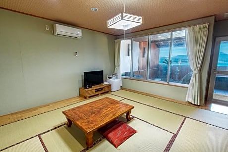 Japanese-Style Quadruple Room