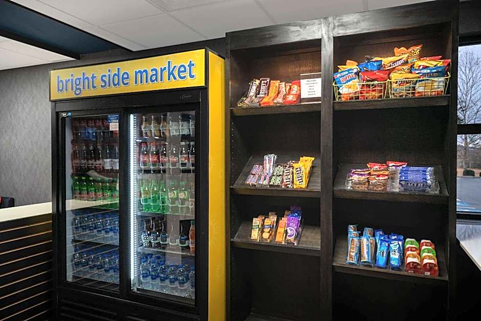 La Quinta Inn & Suites by Wyndham Knoxville East