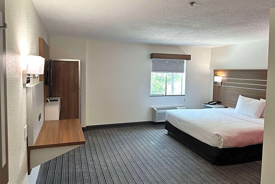 Ramada by Wyndham Lithia Springs Atlanta