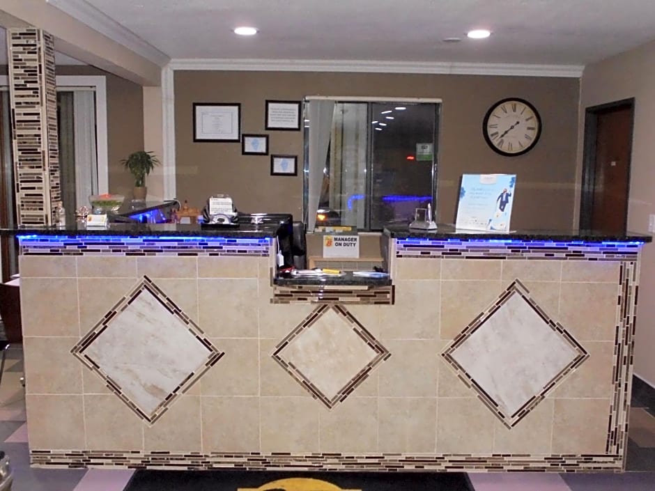 Super 8 by Wyndham Okawville