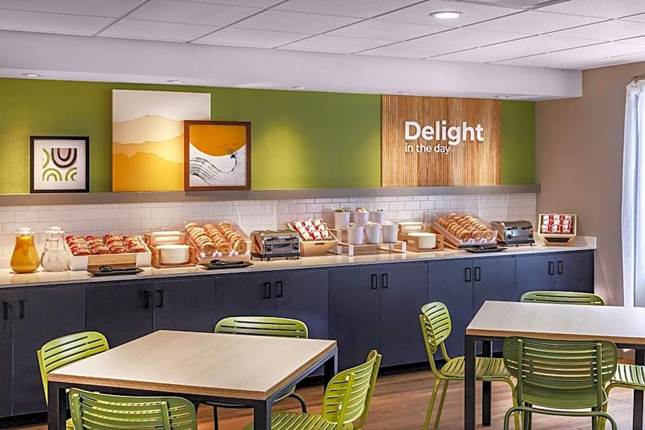 Spark by Hilton Denver International Airport