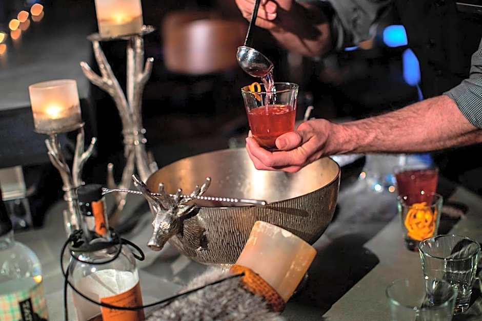 Renaissance by Marriott Minneapolis Bloomington Hotel