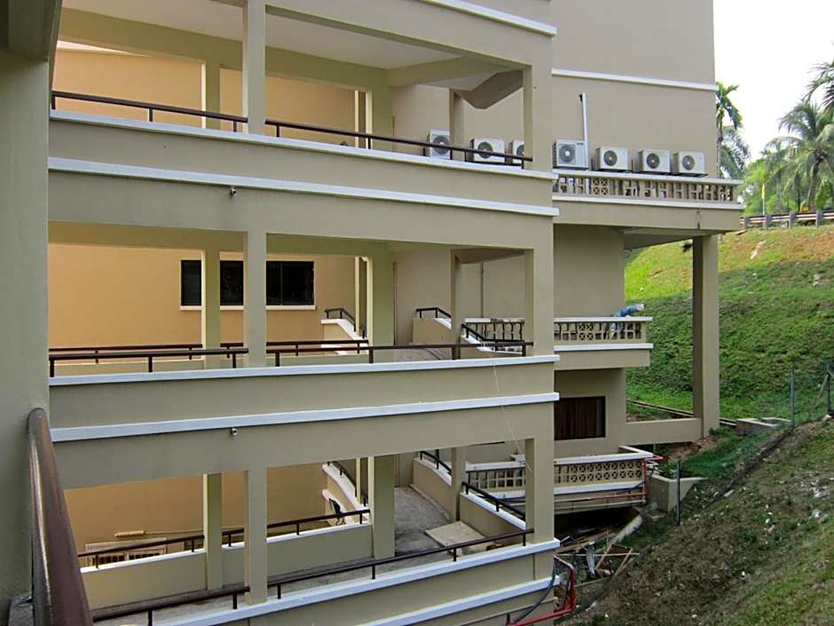 Paradise Lagoon Apartment