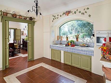 Villa in Salemi with Pool and Garden