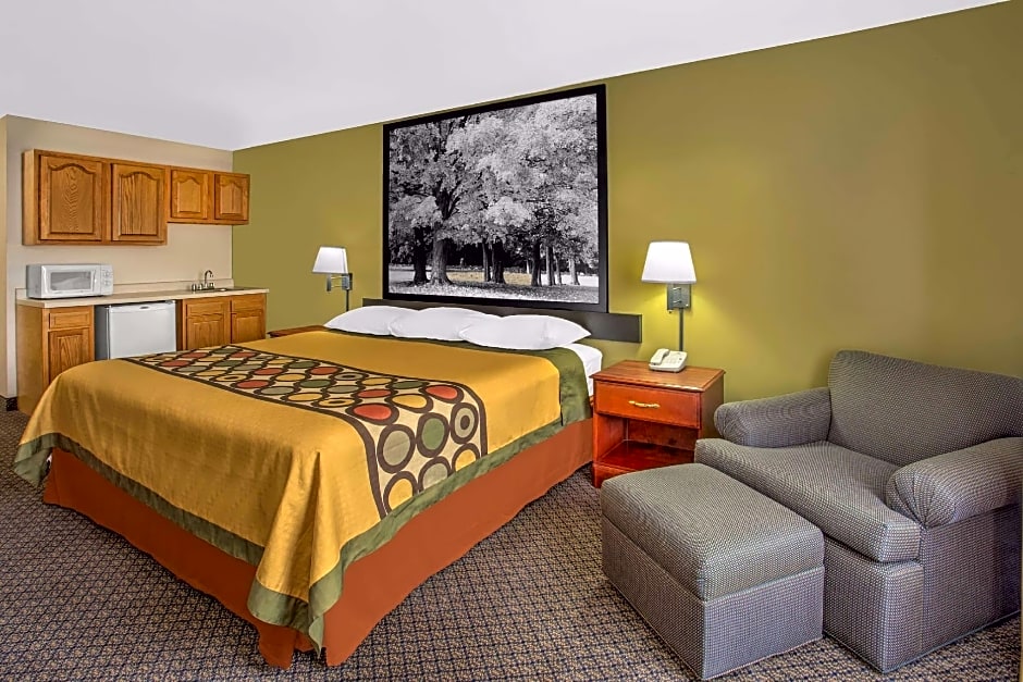 Super 8 by Wyndham Galva
