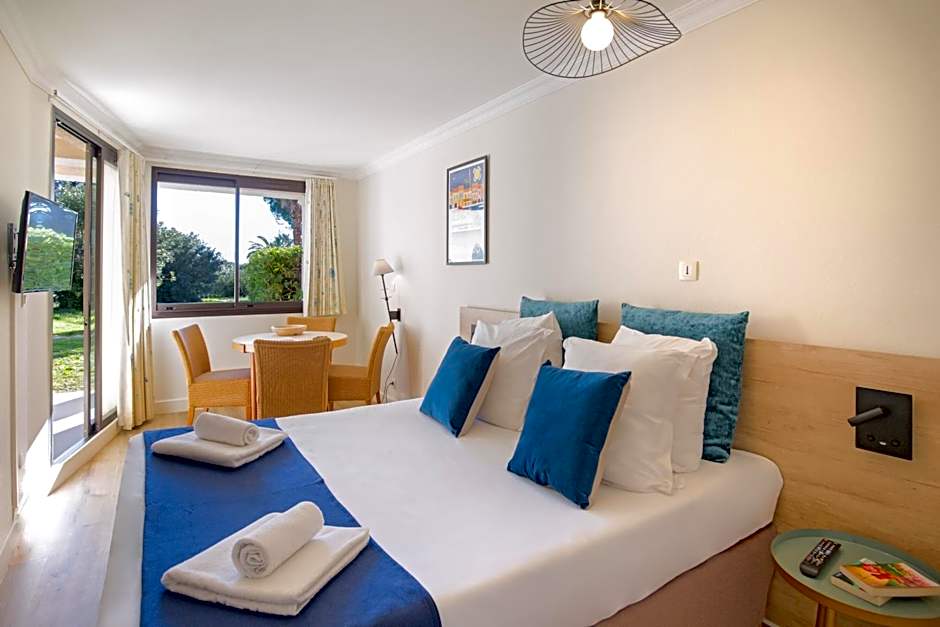 SOWELL Family Port Grimaud