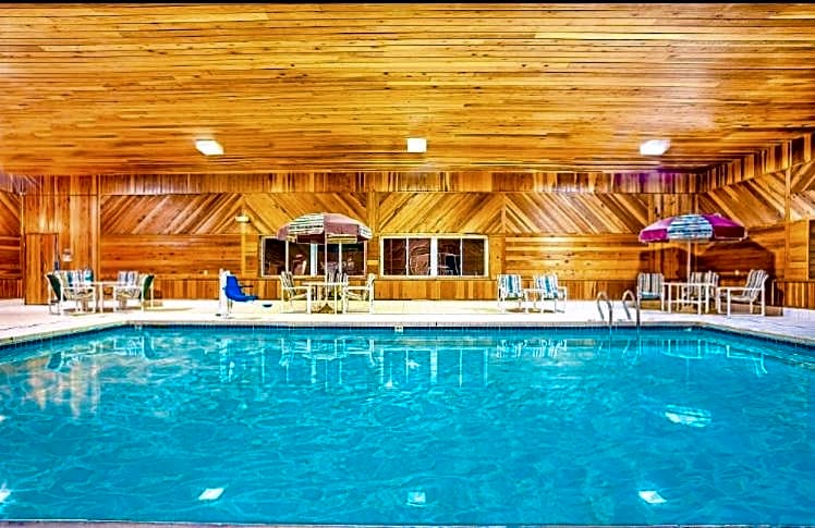 Super 8 by Wyndham Osseo WI