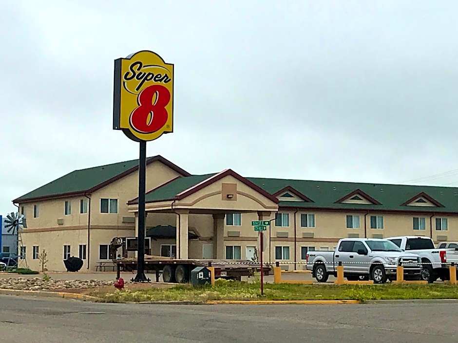Super 8 by Wyndham Kindersley