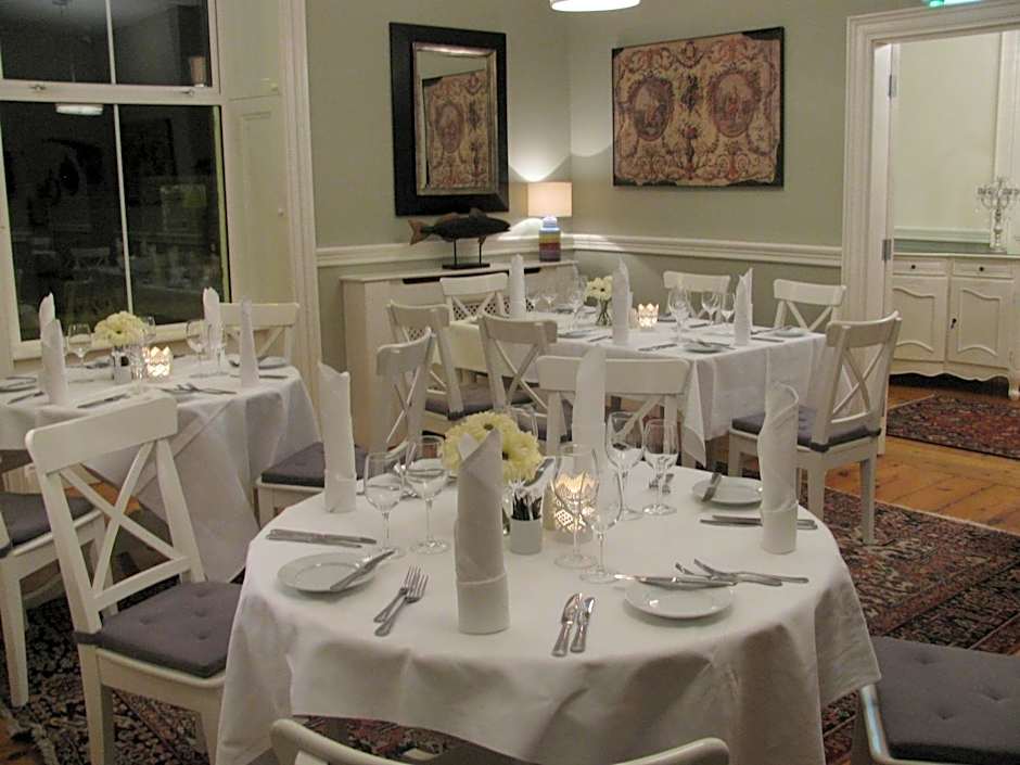Walter Raleigh Hotel