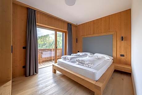 Family Room with Mountain View