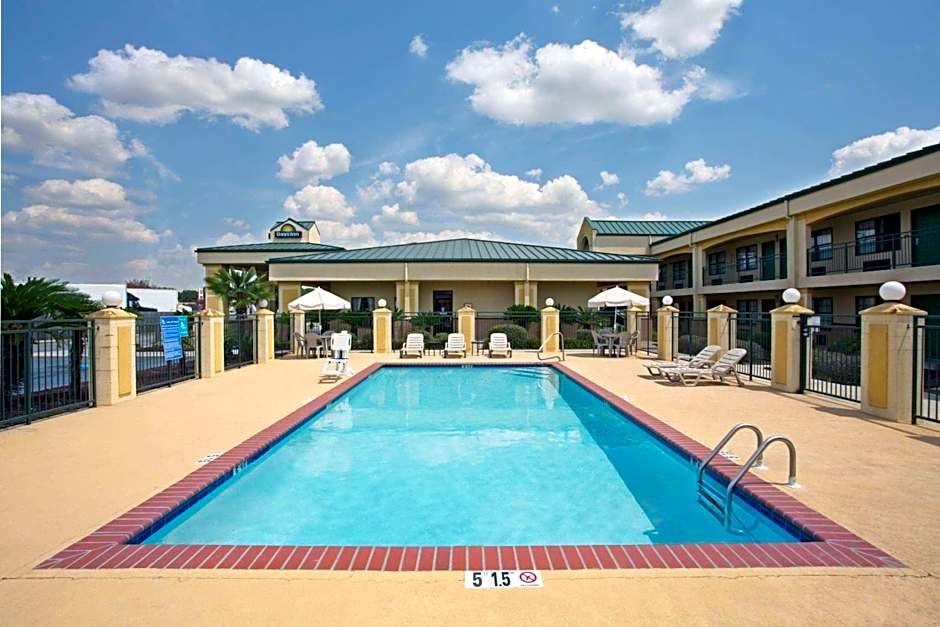 Days Inn by Wyndham Hammond