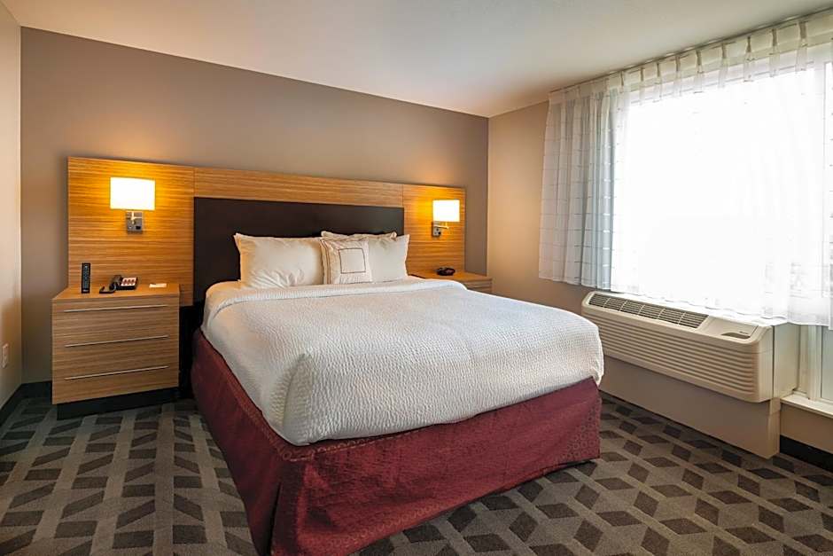 TownePlace Suites by Marriott Milwaukee Oak Creek