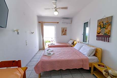 Triple Room with Sea View