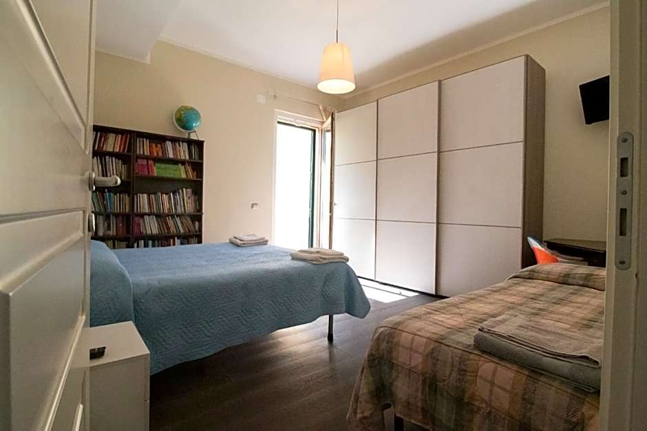 Foto 1 dari 12 — Double Room with Private External Bathroom