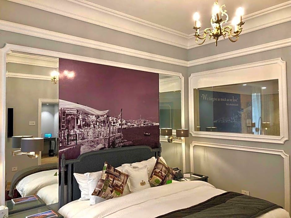 Le Bristol Hotel