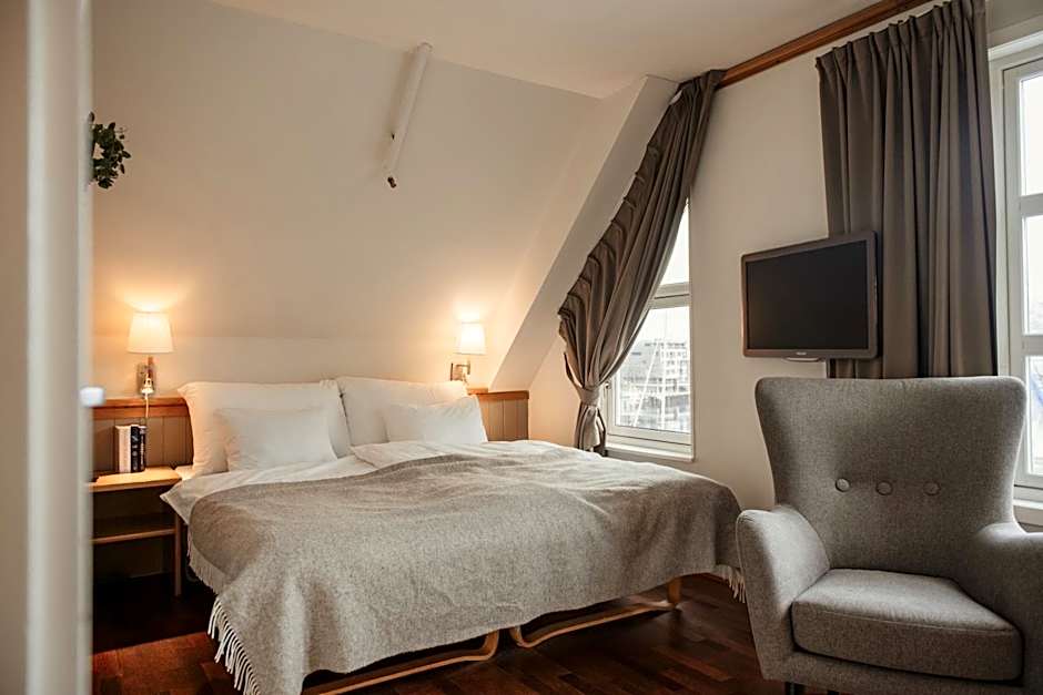 Home Hotel With