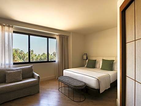 Deluxe Double or Twin Room (1-2 People)