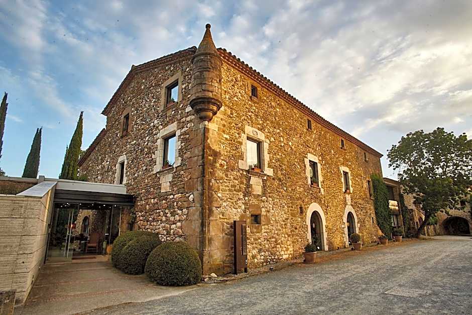 Arcs De Monells - Adults Only