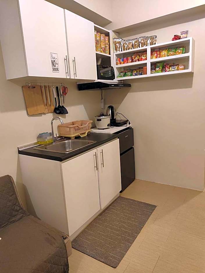 622 Tower 1 Comfy, Cozy, Central w Free Pool Access