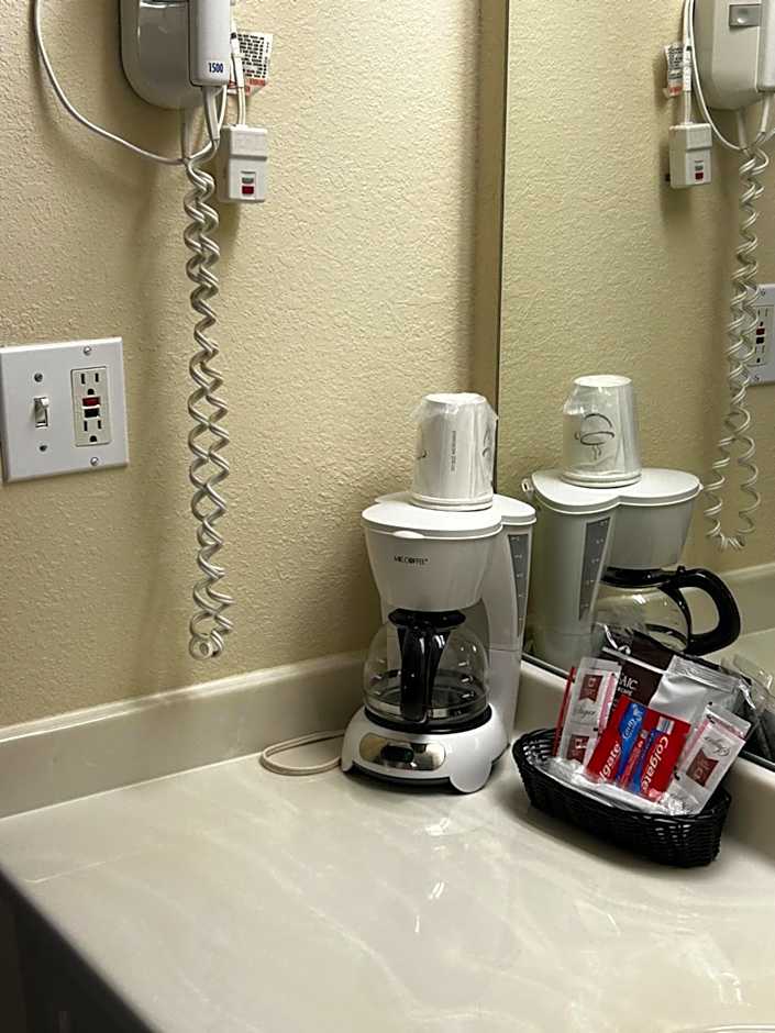 Ameristay Inn & Suites