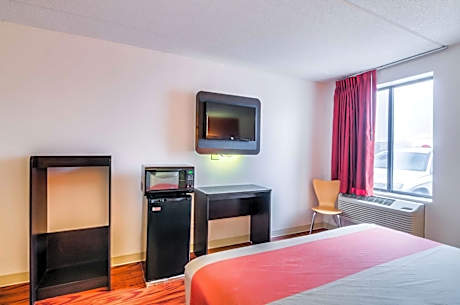 King Room - Disability Access - Non-Smoking