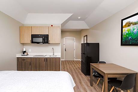 Queen Room with Two Queen Beds and Roll-In Shower - Disability Access/Non-Smoking
