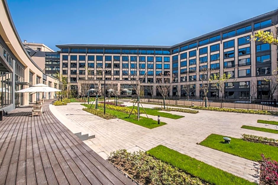 Q-Box Hotel Shanghai Sanjiagang