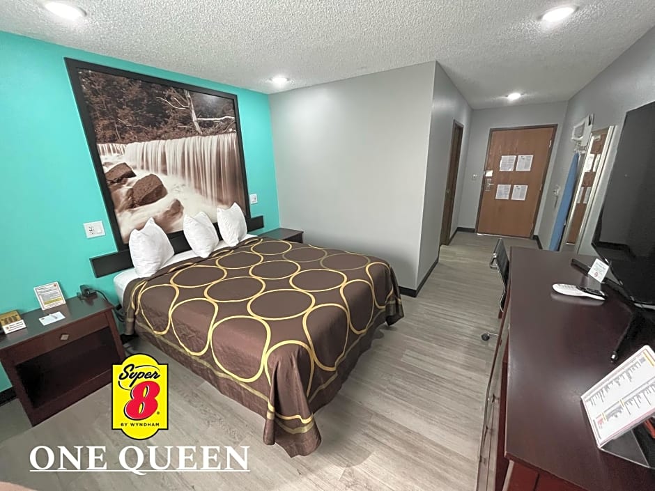 Super 8 by Wyndham Emporia