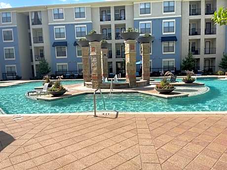 Convenient Spacious 2Bed 2Bath