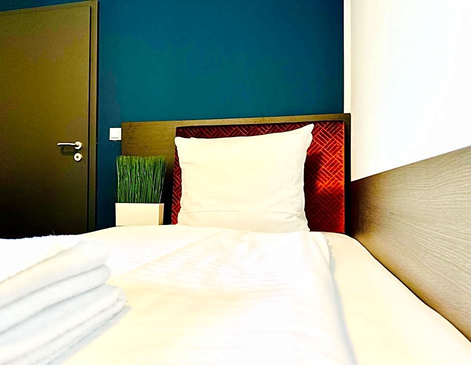 Arthotel Ambassador Wiesbaden - FREE PARKING