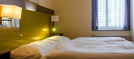 Zys Hotel