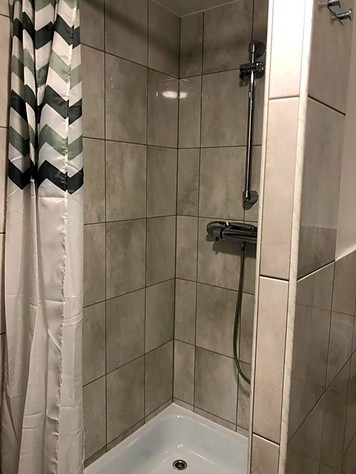 HGS Home Noclegi Pracownicze Parking , Łazienki