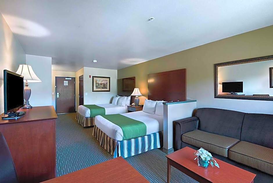 Photo 1 of 4 of 2 Queen Beds Suite