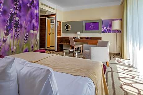 Superior Double or Twin Room with Balcony - Fragrance Room