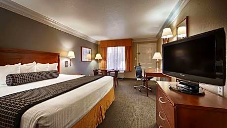 King Suite with Sofa Bed - Smoking