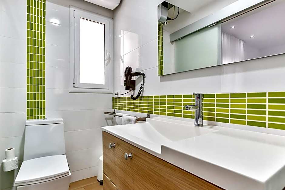 Laramond Barcelona Rooms