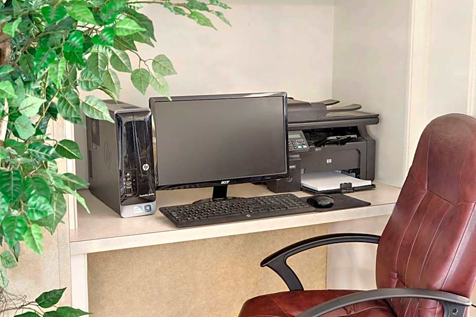 Ramada by Wyndham Moses Lake