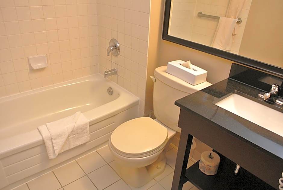 Travelodge by Wyndham Ottawa East