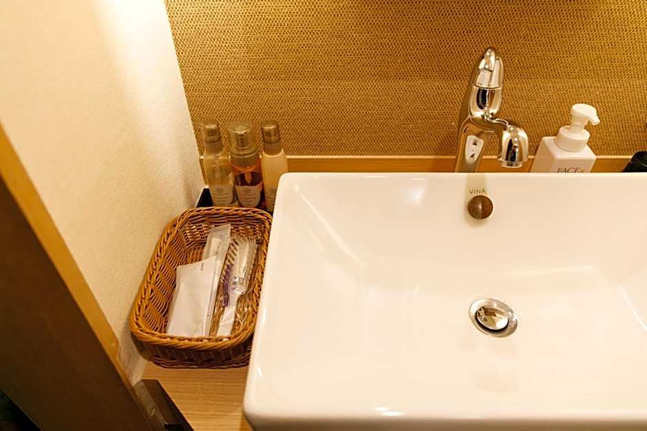 Single Room - Non-Smoking — 9 fotoğraftan 1. fotoğraf