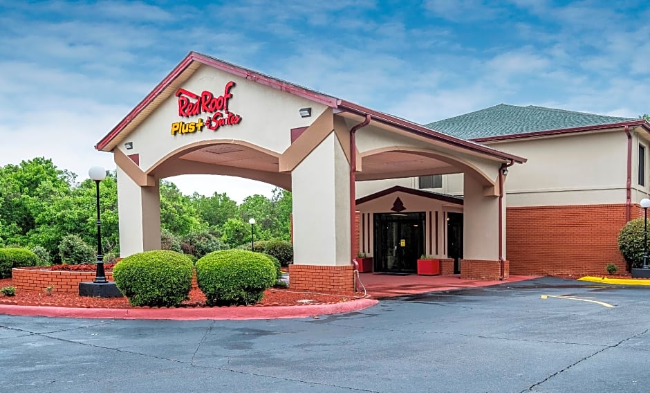Red Roof Inn PLUS+ & Suites Opelika