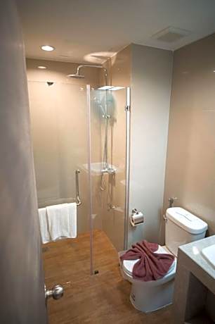 Family Room with Garden View