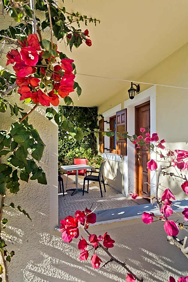 Montemar Studios & Apartments