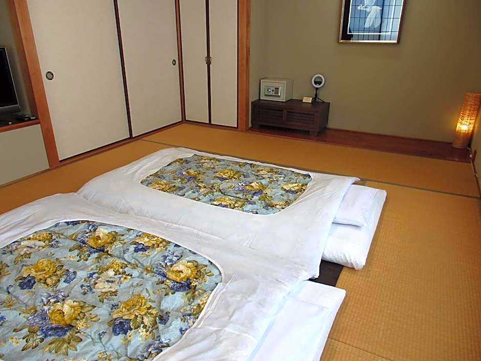 Forest Villa YUMESUZU the Closest Accommodation to the Metasequoia Tree-lined Avenue