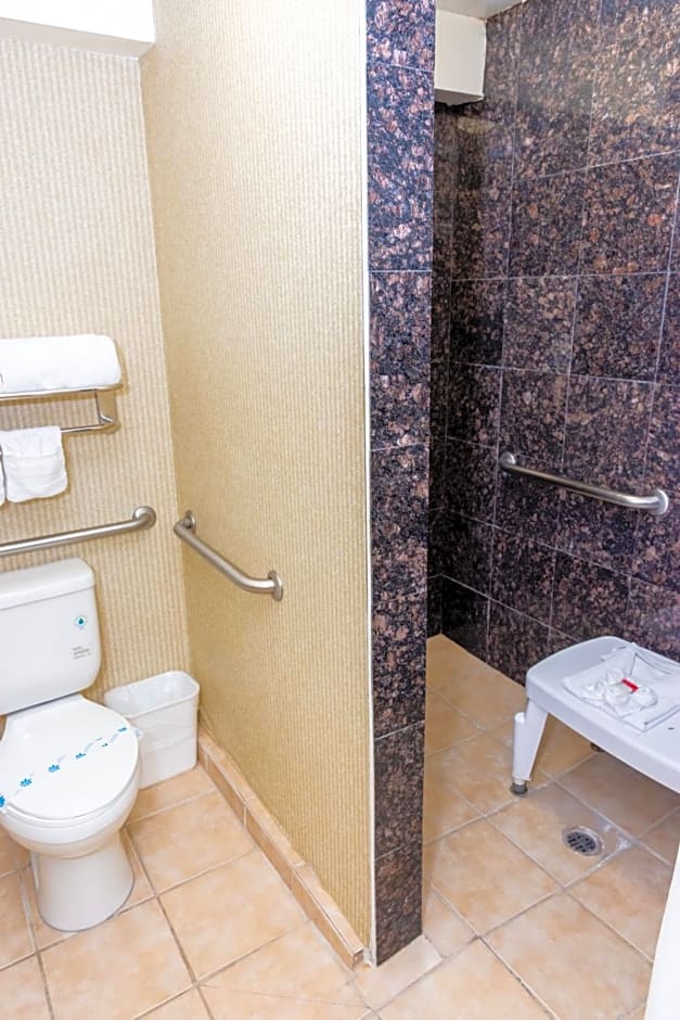 Days Inn & Suites by Wyndham Artesia