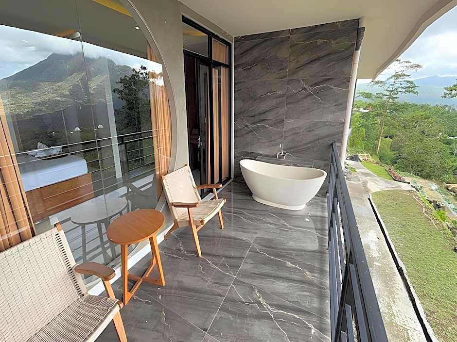 Caldera Hotel & Restaurant