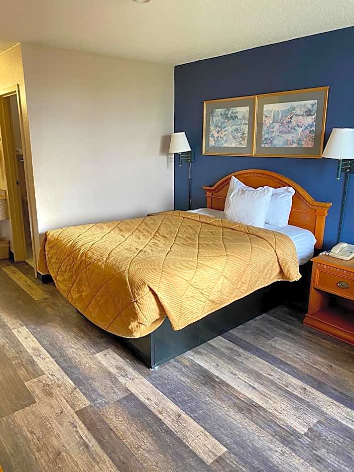 Motel 6 Marianna, FL